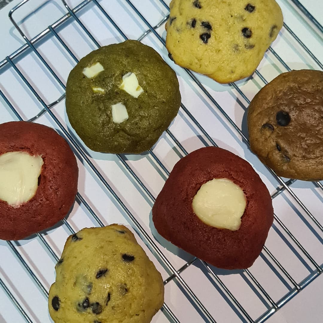 Buy 4 Get 5 Cookies!